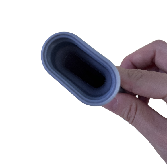 Protective sleeve for liquid tank connecting pipe