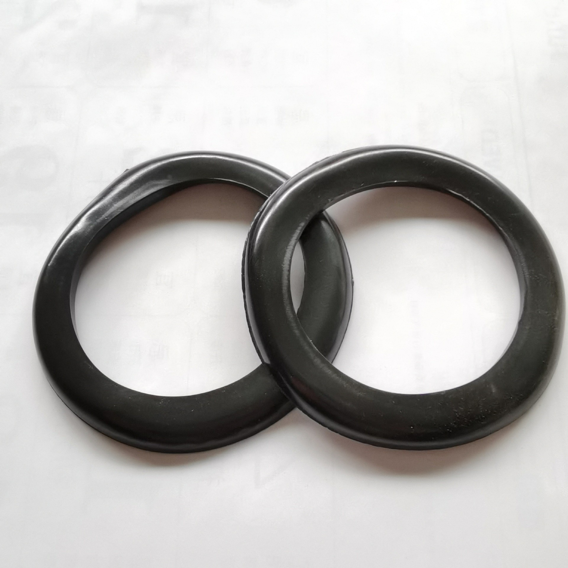 Solar vacuum tube dust ring